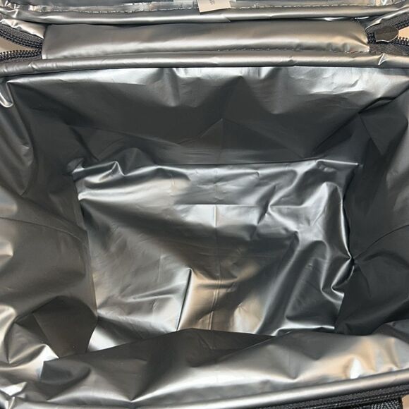 Iglooo Gray Cooler Bag.NWT - Picture 4 of 8